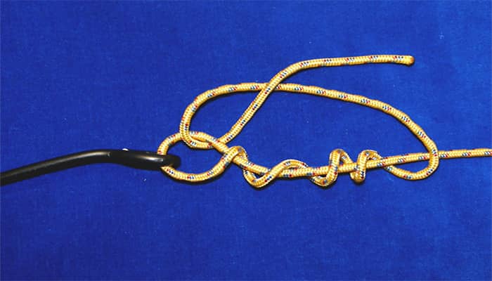 https://de.wikipedia.org/wiki/Benutzer:StromBer How to Tie a Lure with The Improved Clinch Knot